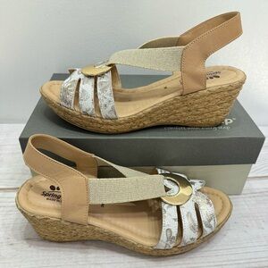 Spring Step Women's Tan and Cream Wedge Sandals Size 7.5